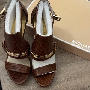 Michael Kors Brown Croc-Embossed Leather Gold-Accent Heels